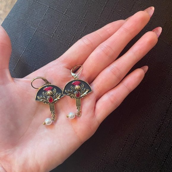 Vintage Fan Earrings - Picture 5 of 5